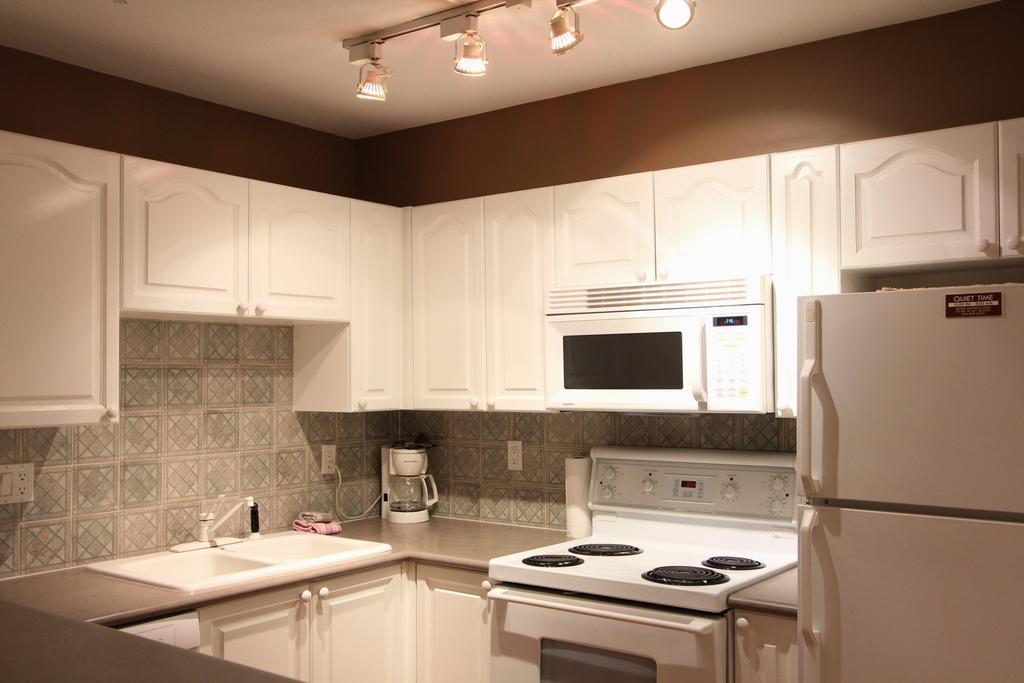Sunpath Condos By Whistler Retreats Room photo
