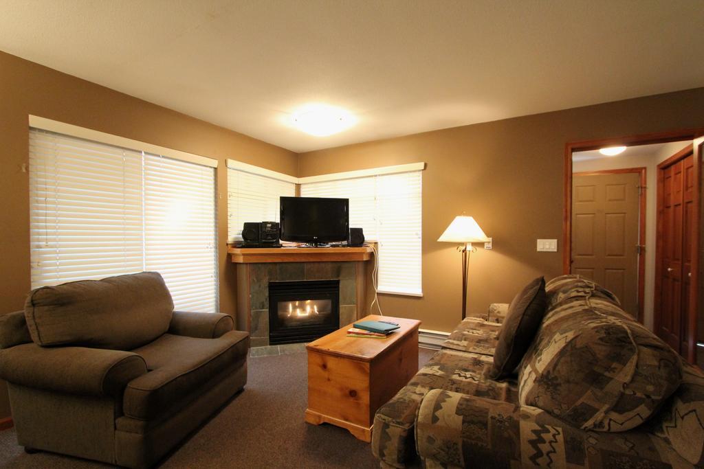 Sunpath Condos By Whistler Retreats Room photo