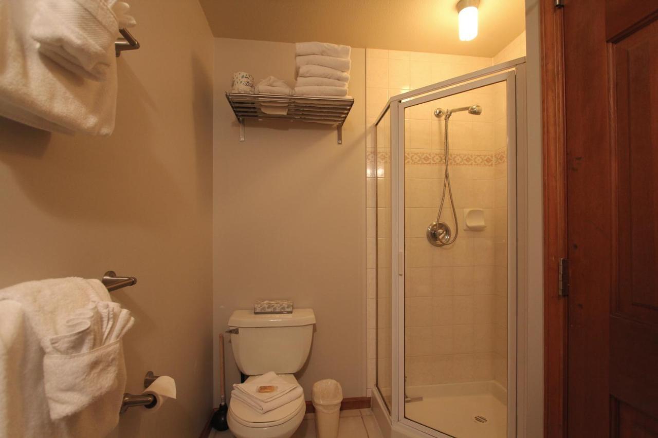 Sunpath Condos By Whistler Retreats Room photo